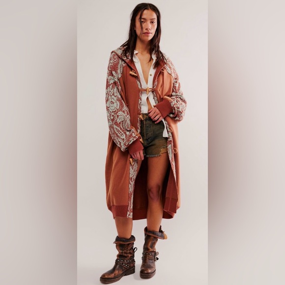 Free People Tops - Free People Last Splash Sweatshirt in Maple Syrup Combo!